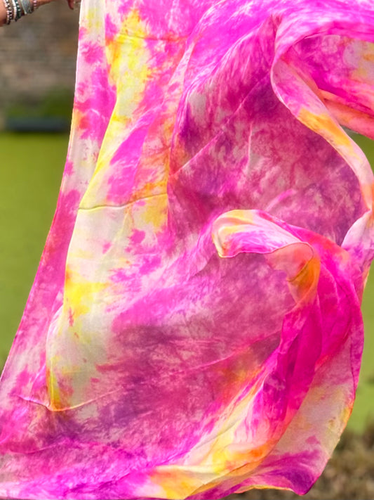 Silk veil in orange fuchsia purple

 New silk veils made of beautiful quality silk.

 2.7m*114cm (rectangle)
